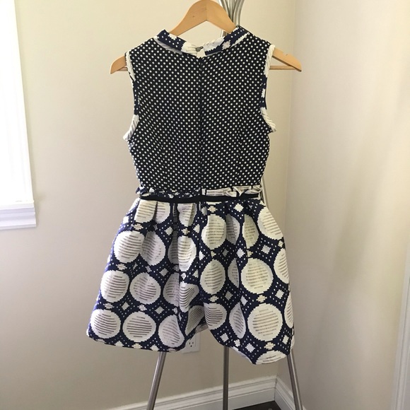 Cute dress - Picture 2 of 2